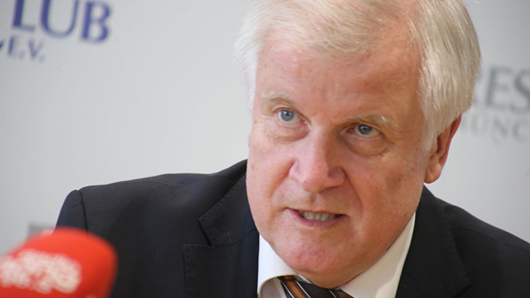 Χ. Ζεεχόφερ: Η Γερμανία δεν μπορεί να περιμένει μέχρι τα Χριστούγεννα για να επιβληθεί lockdown